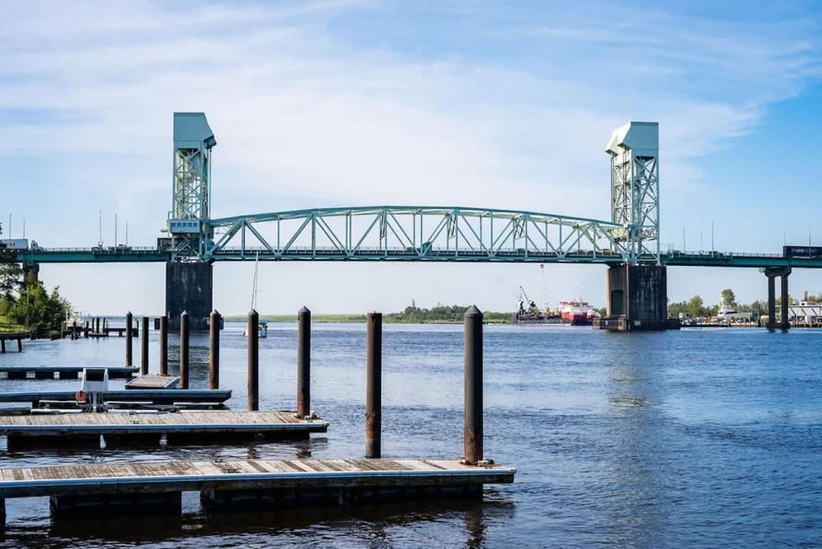 Holiday home Riverwalk 118 - River & Battleship Views Wilmington